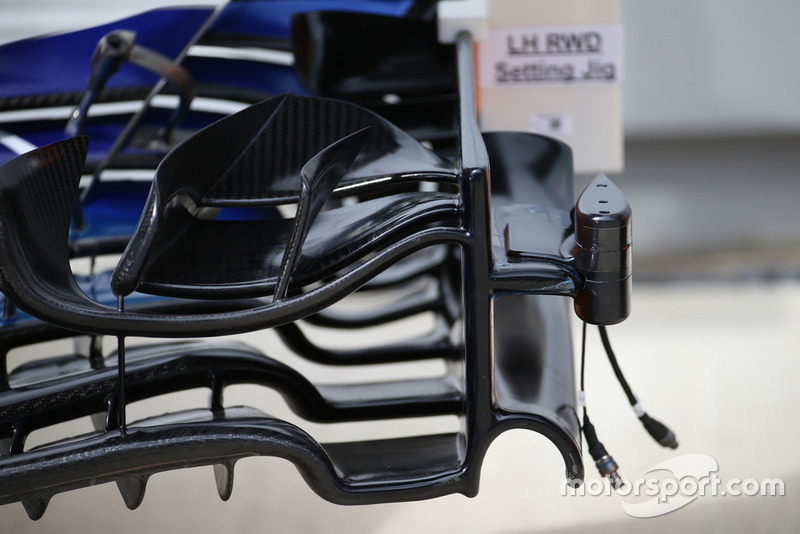 Ala delantera con cámara del McLaren MCL33