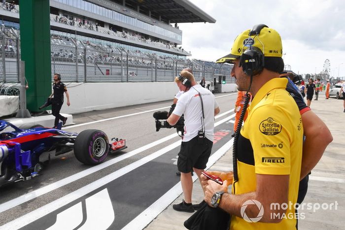 Carlos Sainz Jr., Renault Sport F1 Team