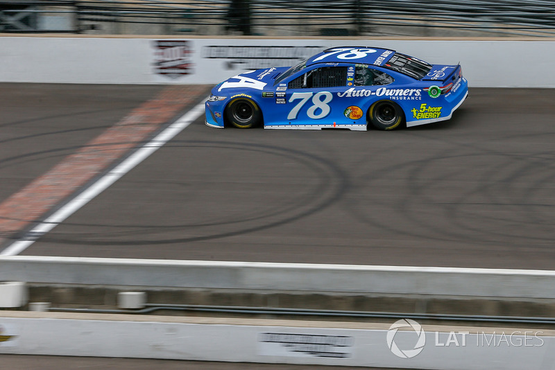 Martin Truex Jr., Furniture Row Racing, Toyota Camry Auto-Owners Insurance