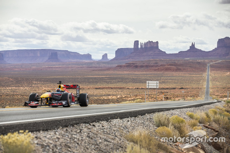 Daniel Ricciardo, Red Bull Racing di Monument Valley