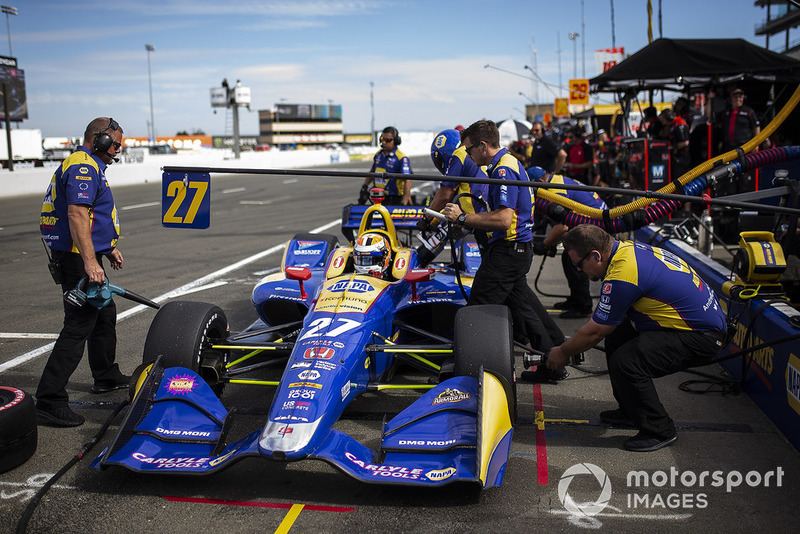 Автомобиль Andretti Autosport в боксах по ходу этапа серии IndyCar