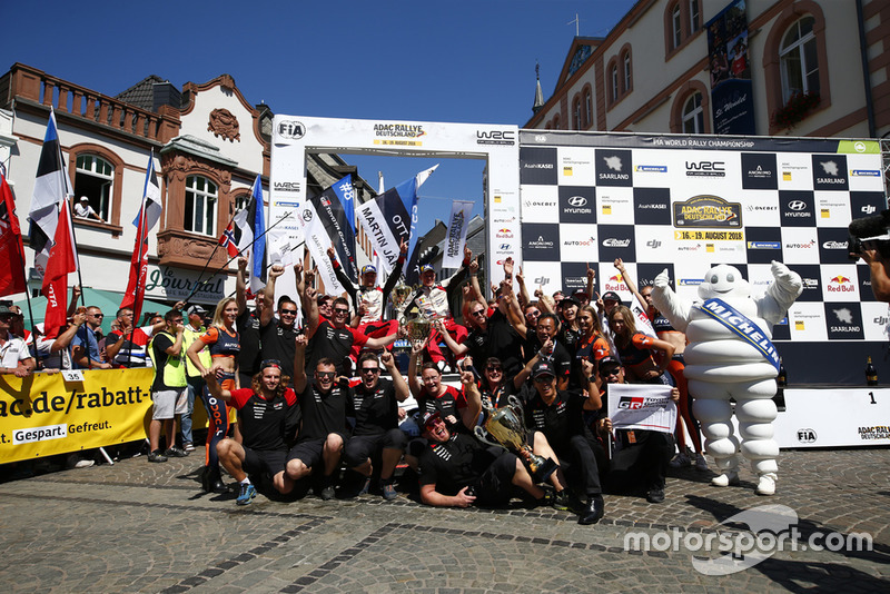 Los ganadores: Ott Tanak, Martin Järveoja, Toyota Yaris WRC, Toyota Gazoo Racing