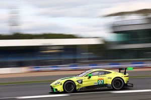 #97 Aston Martin Racing Aston Martin Vantage AMR: Alex Lynn, Maxime Martin, Jonathan Adam 