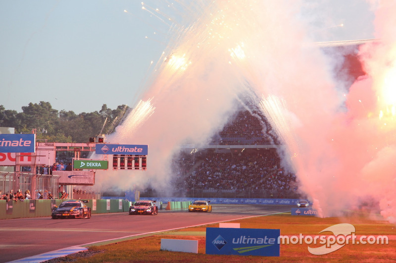 Paul Di Resta, Mercedes-AMG Team HWA, Mercedes-AMG C63 DTM; Marco Wittmann, BMW Team RMG, BMW M4 DTM y Timo Glock, BMW Team RMG, BMW M4 DTM