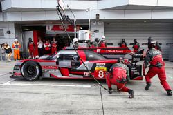 #8 Audi Sport Team Joest Audi R18 e-tron quattro: Lucas di Grassi, Loic Duval, Oliver Jarvis