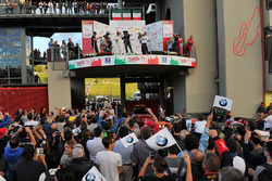 Racewinnaar #50 BMW Team Italia BMW M6 GT3: Alex Zanardi