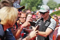 Nico Hülkenberg, Sahara Force India F1 signe des autographes pour les fans