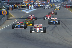 Start: Ayrton Senna, McLaren MP4/8, führt