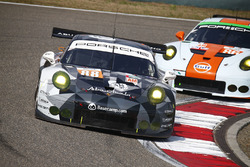 #88 Proton Racing Porsche 911 RSR: Khaled Al Qubaisi, David Heinemeier Hansson, Patrick Long
