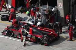 #8 Audi Sport Team Joest Audi R18 e-tron quattro: Lucas di Grassi, Loic Duval, Oliver Jarvis