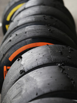 Des pneus Pirelli usés