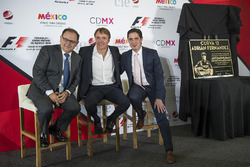 Federico Gonzalez Compean, directeur général de CIE, Adrián Fernández, Rodrigo Sanchez, directeur du marketing et de la communication de CIE