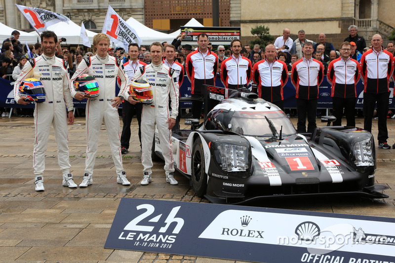 #1 Porsche Team Porsche 919 Hybrid: Timo Bernhard, Mark Webber, Brendon Hartley