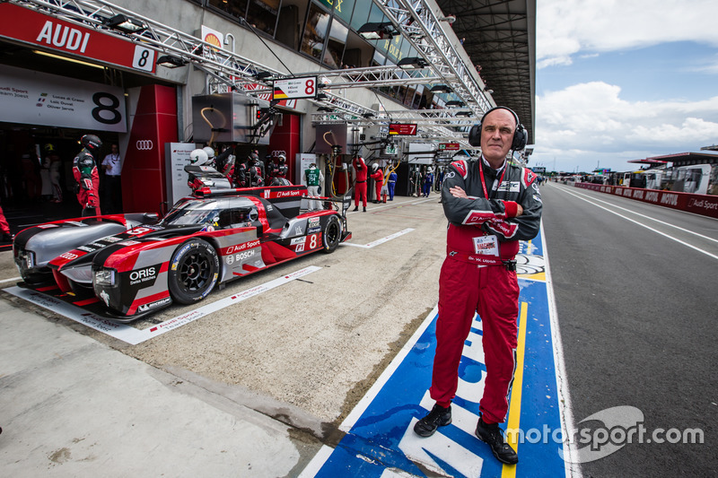 Audi-Sportchef Wolfgang Ullrich in der Boxengasse