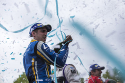 Podium: third place Sébastien Buemi, Renault e.Dams celebrates with champagne