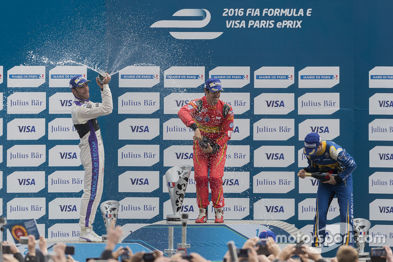 Podium: winner Lucas di Grassi, ABT Schaeffler Audi Sport, second place Jean-Eric Vergne, DS Virgin 