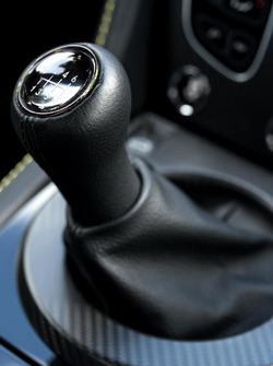 Aston Martin V12 Vantage S