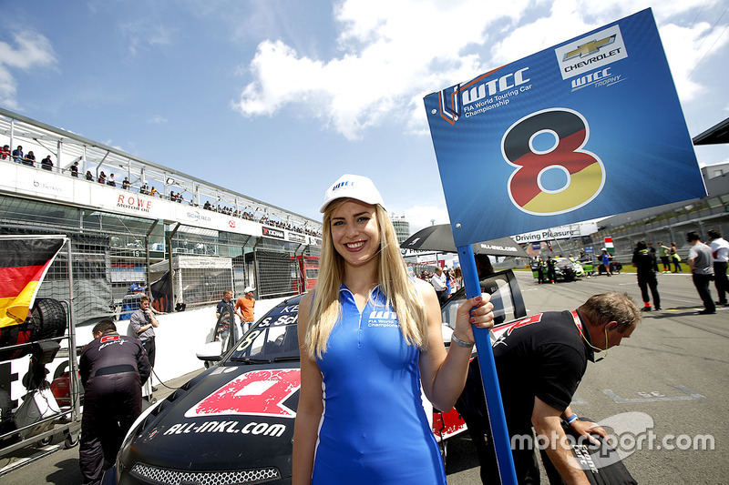 Chica de la parrilla para Sabine Schmitz, All-Inkl Motorsport, Chevrolet RML Cruze TC1