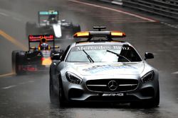 La Safety Car devant Daniel Ricciardo, Red Bull Racing RB12