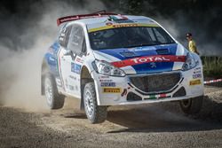 Paolo Andreucci e Anna Andreussi, Peugeot 208 T16, Peugeot Sport Italia, festaggiano la vittoria