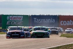 Start actie: Shane van Gisbergen, Triple Eight Race Engineering Holden en Mark Winterbottom, Prodriv