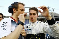 Stoffel Vandoorne, McLaren, sulla griglia