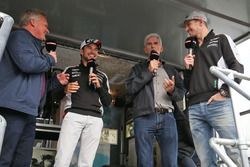 Johnny Herbert, Sky Sports F1 Presentador; Sergio Pérez, Sahara Force India F1; Damon Hill, Sky Spor