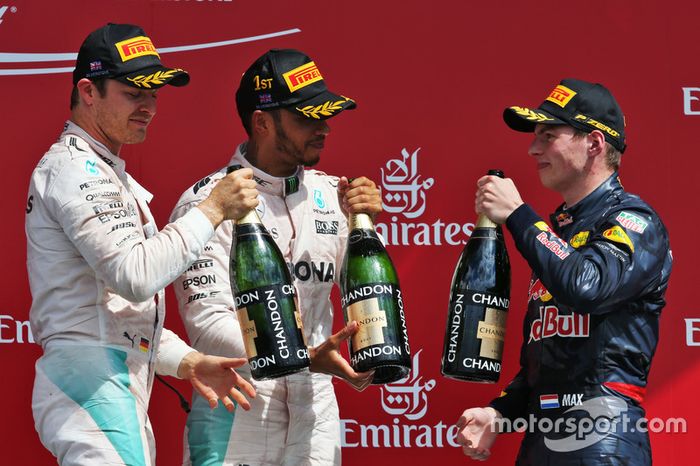 Podio: Nico Rosberg, Mercedes AMG F1, segundo; Lewis Hamilton, Mercedes AMG F1, ganador de la carrera; Max Verstappen, Red Bull Racing, tercero