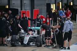 Esteban Ocon, Mercedes AMG F1 W07 Hybrid Test Driver