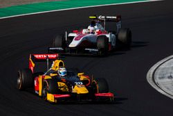 Antonio Giovinazzi, PREMA Racing precede Sergey Sirotkin, ART Grand Prix