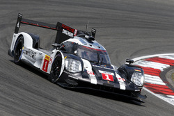 #1 Porsche Team Porsche 919 Hybrid: Timo Bernhard, Mark Webber, Brendon Hartley
