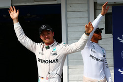 Нико Росберг, Mercedes AMG F1, и Льюис Хэмилтон, Mercedes Petronas AMG F1