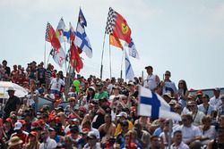 Fans auf der Tribüne