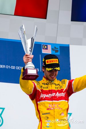 Le vainqueur Antonio Giovinazzi, PREMA Racing