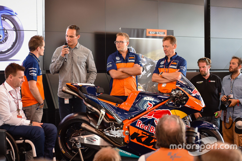 Pit Beirer, Mika Kallio, Alex Hoffmann, Sebastian Risse et Mike Leitner