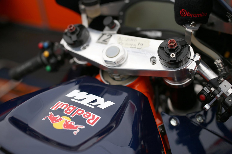 Detalle de LA moto KTM RC16