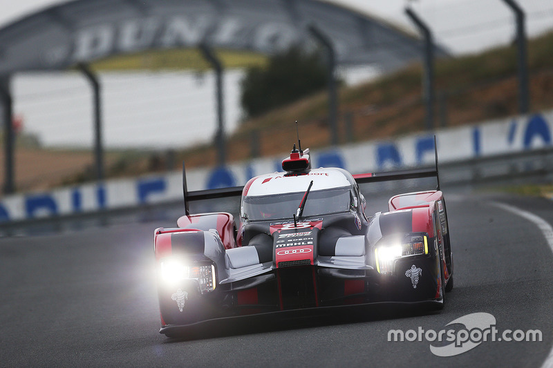 #8 Audi Sport Team Joest Audi R18 e-tron quattro: Lucas di Grassi, Loic Duval, Oliver Jarvis