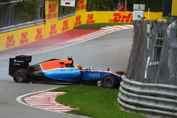 Авария Рио Харьянто, Manor Racing MRT05 во время квалификации