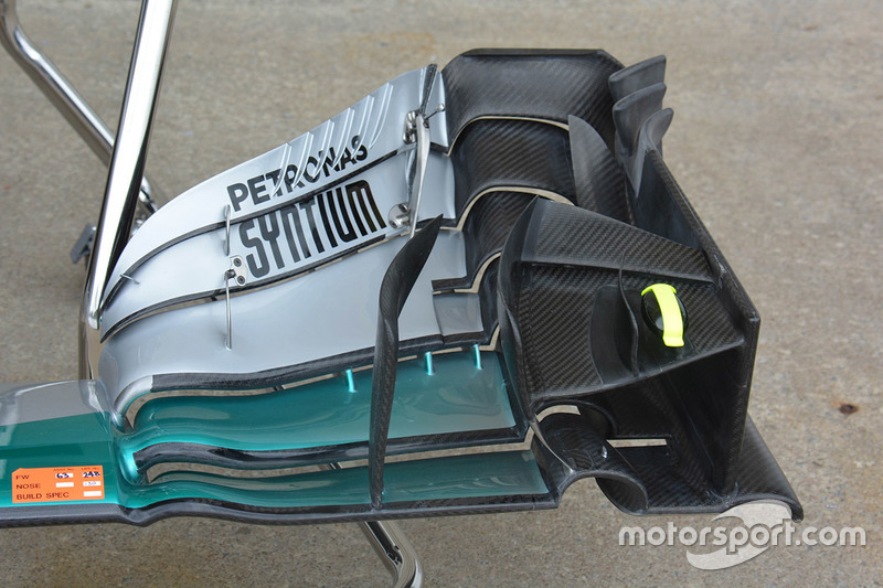 Mercedes AMG F1 W07 voorvleugel detail