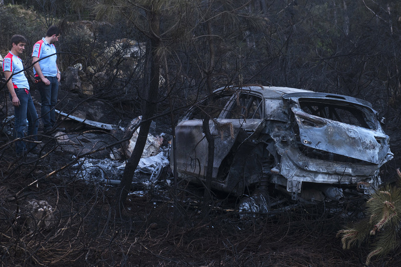 The burnt remains of the car of Hayden Paddon, John Kennard, Hyundai i20 WRC, Hyundai Motorsport