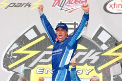 Elliott Sadler, JR Motorsports Chevrolet race winner