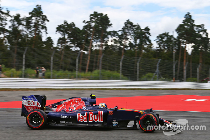 16. Carlos Sainz Jr, Scuderia Toro Rosso STR11