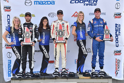 Podio: ganador de la carrera Santiago Urrutia, Schmidt Peterson Motorsports, segundo lugar André Neg
