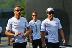 (L to R): Jenson Button, McLaren with Fernando Alonso, McLaren