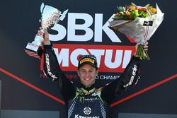 Podio: ganador de la carrera Jonathan Rea, Kawasaki Racing