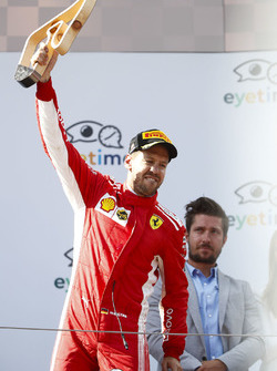 Sebastian Vettel, Ferrari, 3e plaats, op het podium