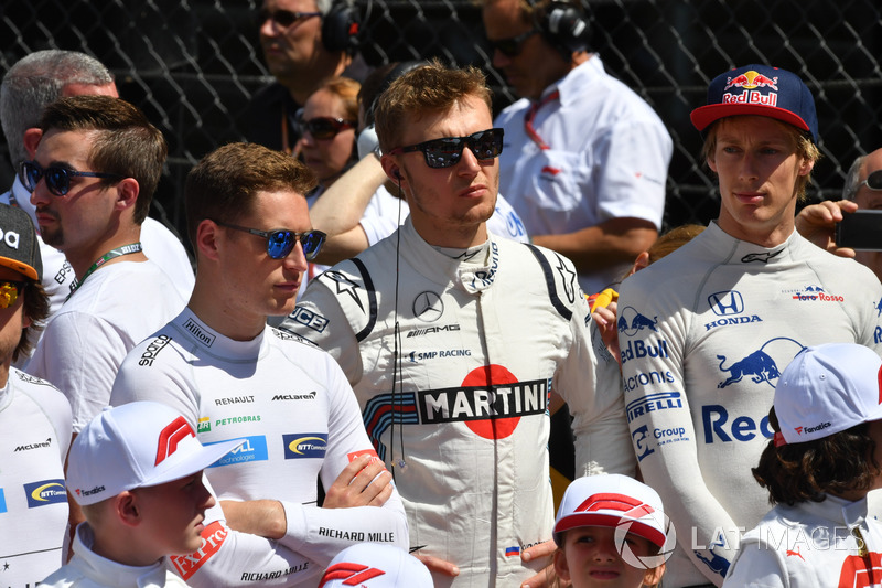 Stoffel Vandoorne, McLaren, Sergey Sirotkin, Williams et Brendon Hartley, Scuderia Toro Rosso sur la grille