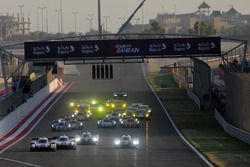 Start of the race #1 Porsche Team Porsche 919 Hybrid: Neel Jani, Andre Lotterer, Nick Tandy leads from #7 Toyota Gazoo Racing Toyota TS050-Hybrid: Mike Conway, Kamui Kobayashi, Jose Maria Lopez