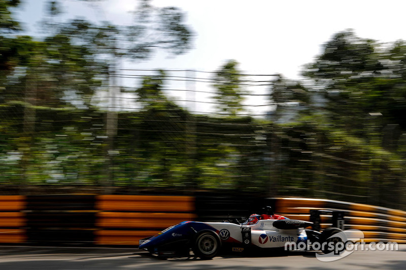 Sacha Fenestraz, Vaillante-Carlin