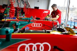 Logo LGT sulla vettura del team Audi Sport ABT Schaeffler